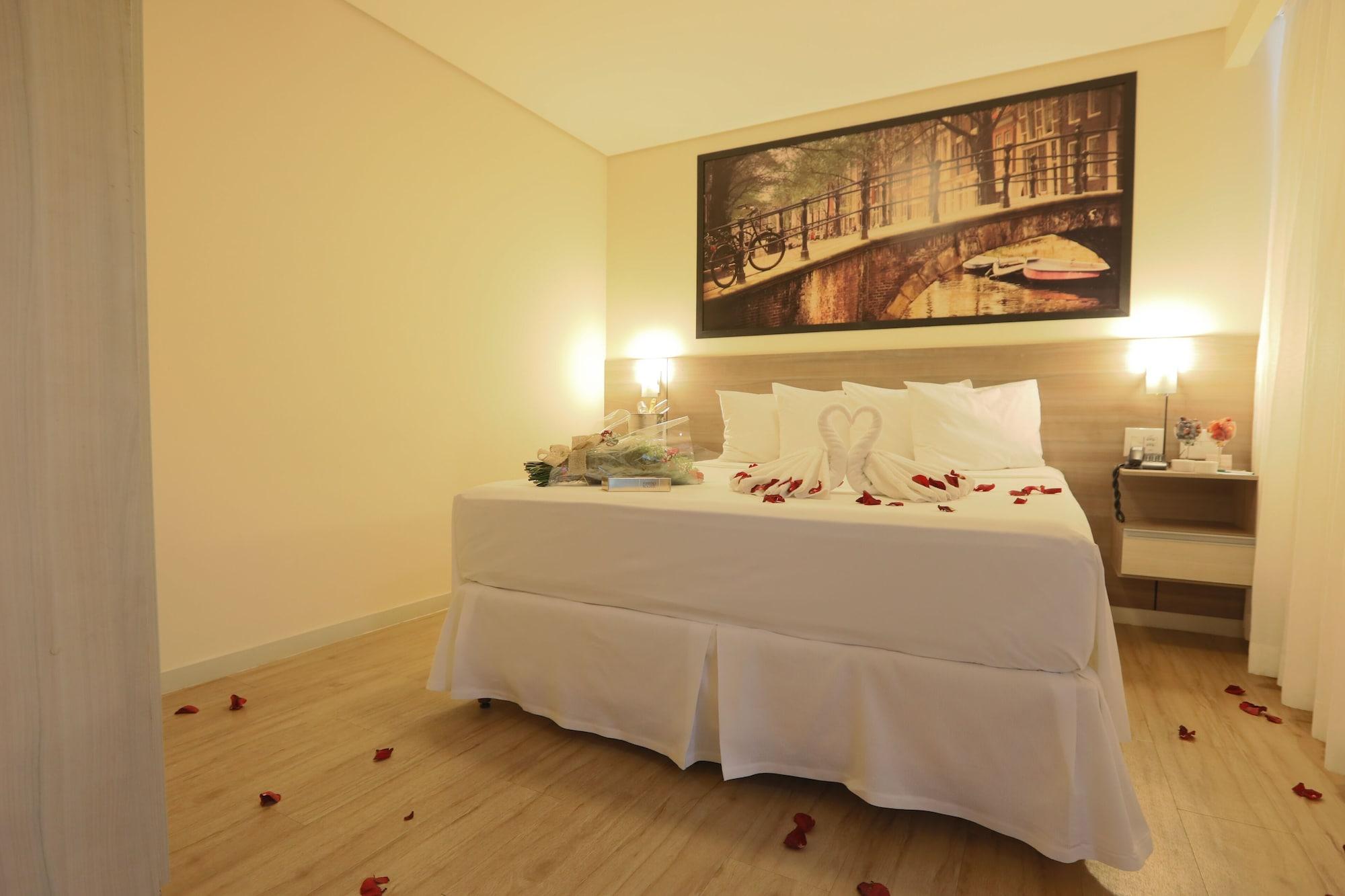 Hotel Amsterdam Montes Claros Exterior photo